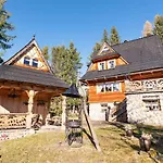 Szept Giewontu-mountain Base *