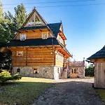 Szept Giewontu-mountain Base